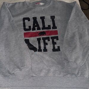 Unbranded Men's Grey 'CALI LIFE' Crewneck Sweatshirt with Red Accent size Medium
